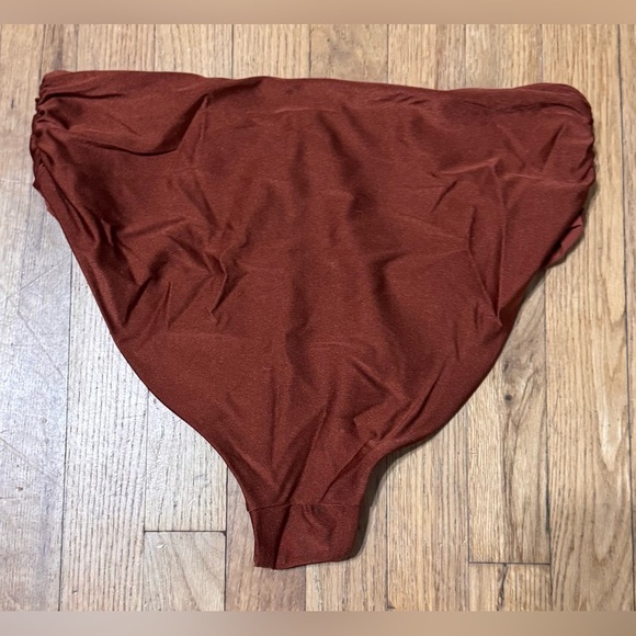 Veronica Beard VARNIER BOTTOM in GOLDEN SAND - Picture 6 of 6